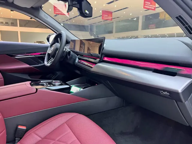 BMW 5 Series — Фото автомобиля 23