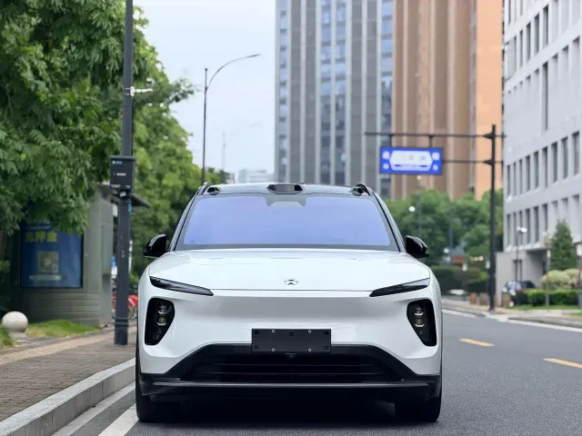 Nio ES6 — Фото автомобиля 2