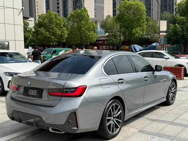BMW 3 Series — Фото автомобиля 12