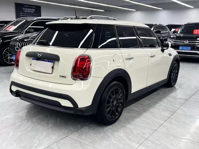 MINI Hatch — Фото автомобиля 6