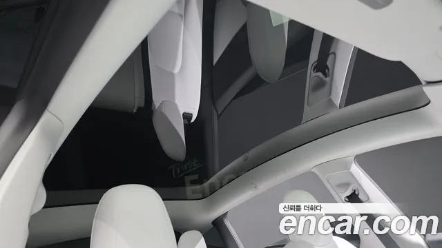 Tesla Model Y — Фото автомобиля 28