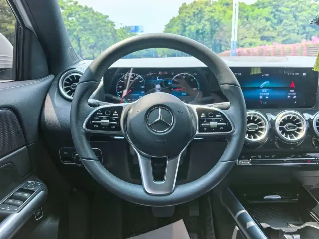 Mercedes-Benz EQA — Фото автомобиля 9