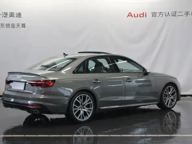 Audi S4 — Фото автомобиля 5