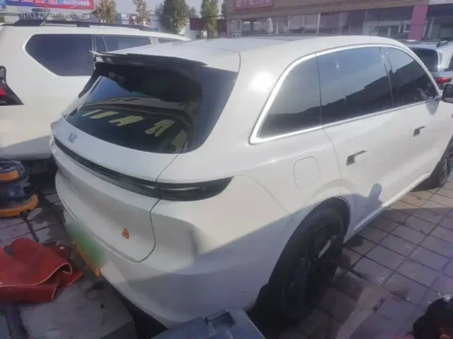 Li Auto L6 — Фото автомобиля 6