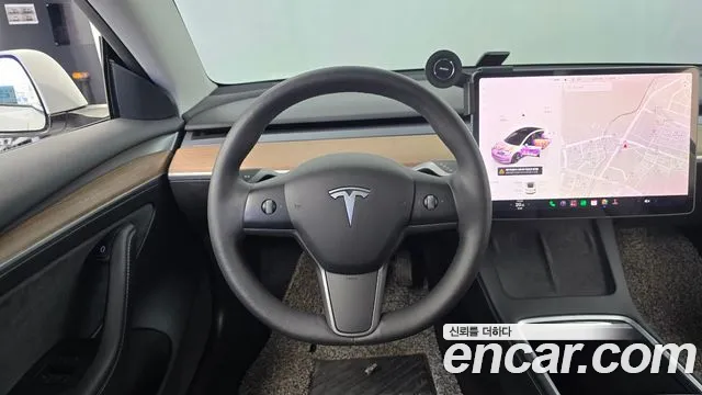 Tesla Model 3 — Фото автомобиля 13
