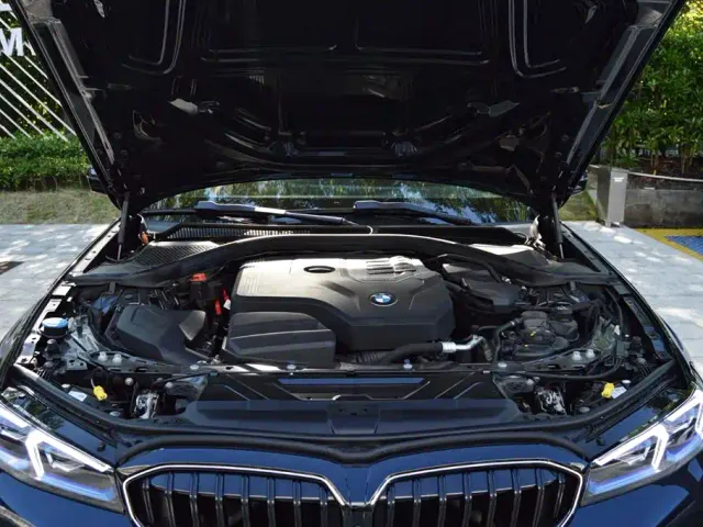 BMW 3 Series — Фото автомобиля 12