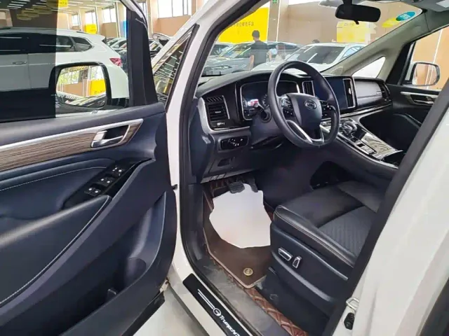 GAC Trumpchi M8 — Фото автомобиля 15