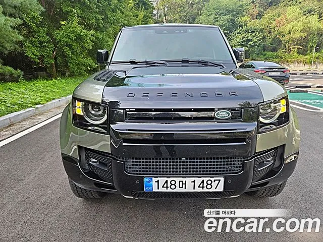 Фотография автомобиля — Land Rover Defender L663