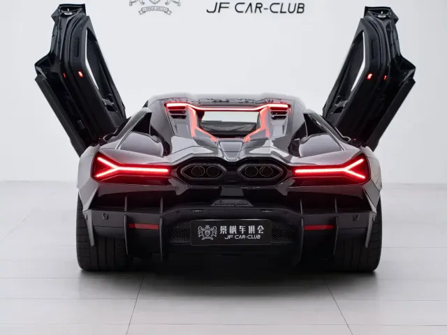Lamborghini Revuelto — Фото автомобиля 23