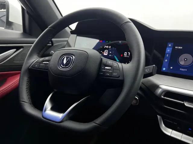 Changan CS35 Plus — Фото автомобиля 12