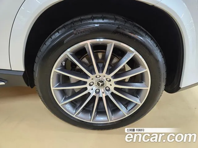 Mercedes-Benz GLE-Class — Фото автомобиля 14