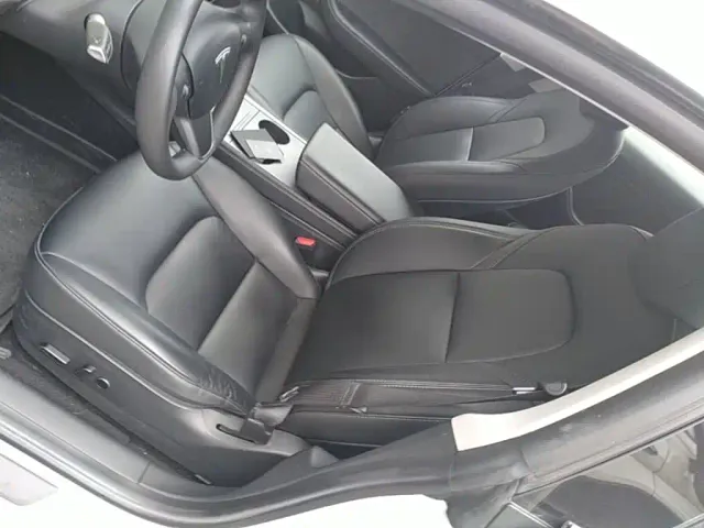 Tesla Model 3 — Фото автомобиля 14