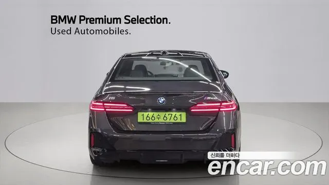 BMW i5 — Фото автомобиля 4