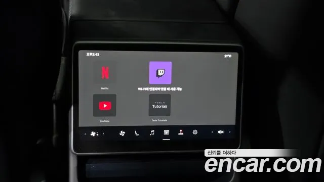 Tesla Model Y — Фото автомобиля 27