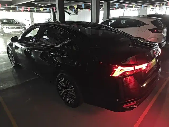Nissan Teana — Фото автомобиля 4