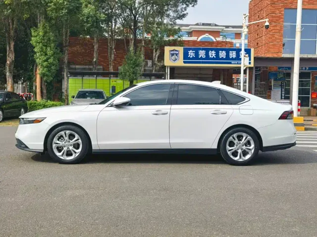 Honda Accord — Фото автомобиля 4