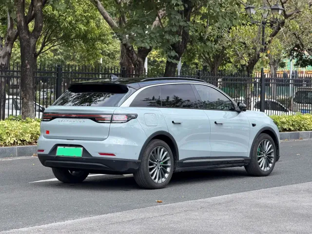 Leapmotor C11 — Фото автомобиля 15