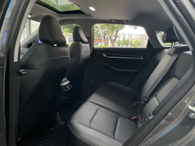 Geely Emgrand — Фото автомобиля 9