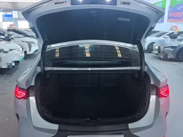 BYD Qin L — Фото автомобиля 18