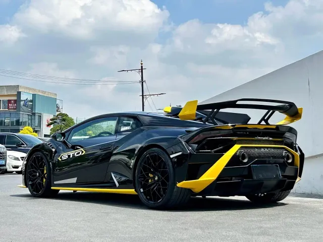 Lamborghini Huracan — Фото автомобиля 3