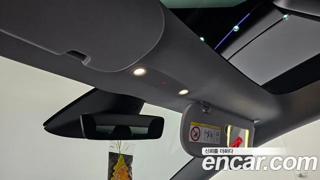 Tesla Model 3 — Фото автомобиля 30