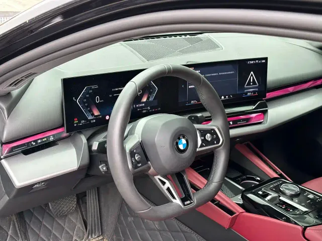 BMW 5 Series — Фото автомобиля 11