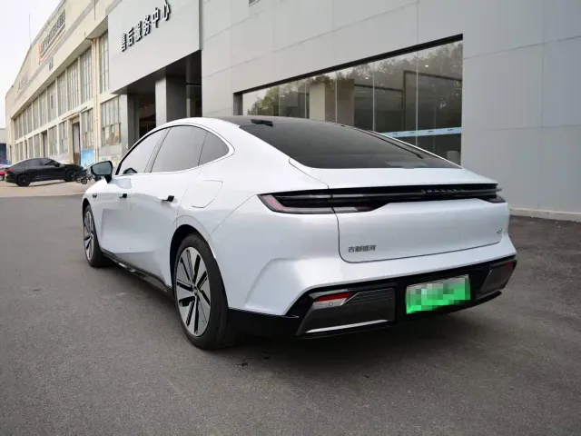 Geely Galaxy E8 — Фото автомобиля 5