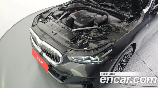 BMW 5 Series G60 — Фото автомобиля 6
