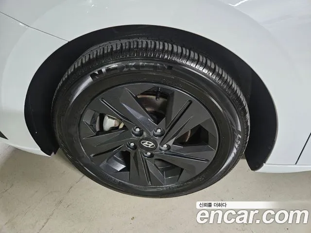 Hyundai AVANTE Avante (CN7) — Фото автомобиля 20