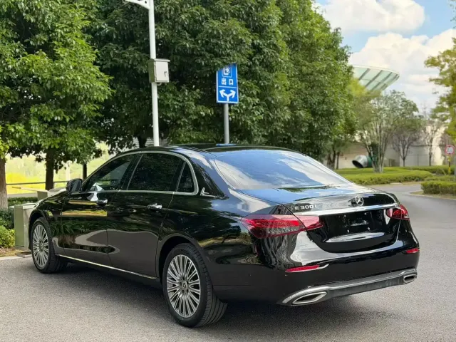 Mercedes-Benz E-Class — Фото автомобиля 9