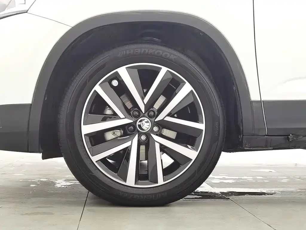 Škoda Kamiq 2024 Model 1.5L Automatic Comfort Edition — Фото автомобиля 17