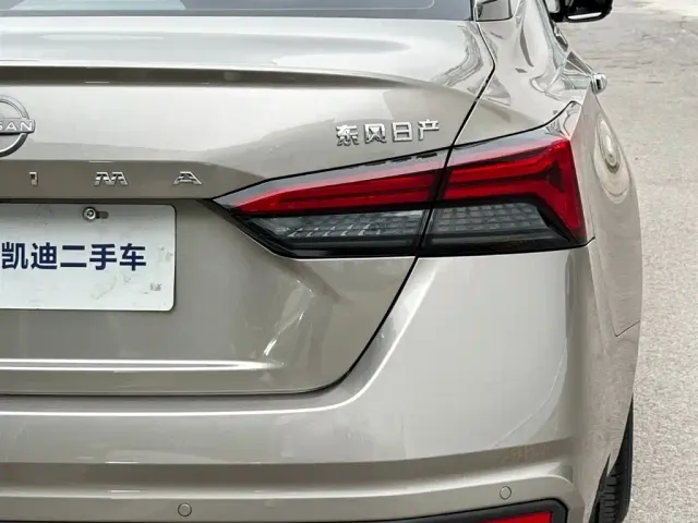 Nissan Teana — Фото автомобиля 16