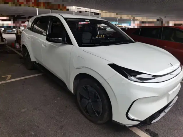 Arcfox T1 — Фото автомобиля 3