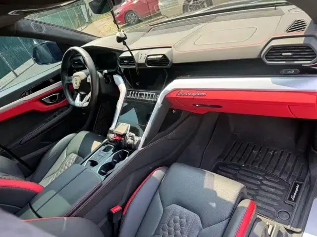 Lamborghini Urus — Фото автомобиля 4
