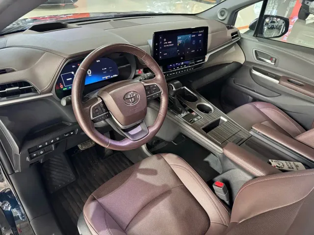 Toyota Granvia — Фото автомобиля 11