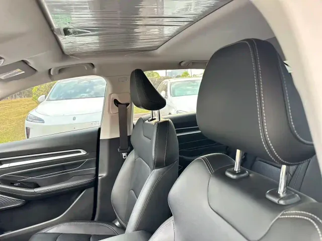 Geely Emgrand — Фото автомобиля 15