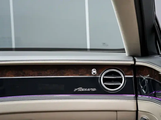 Bentley Flying Spur — Фото автомобиля 19