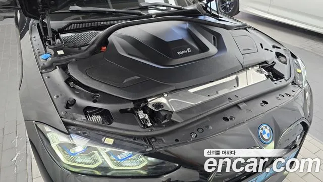 BMW i4 — Фото автомобиля 6
