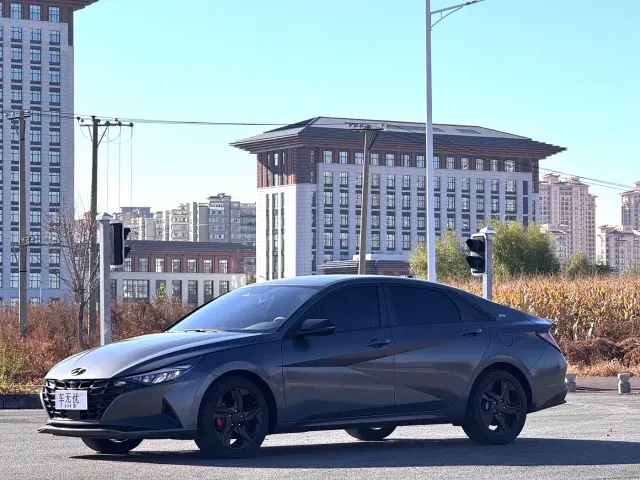 Фотография автомобиля — Hyundai Elantra