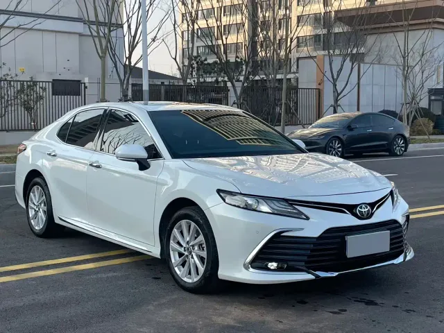 Toyota Camry — Фото автомобиля 3