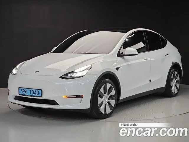 Tesla Model Y — Фото автомобиля 2
