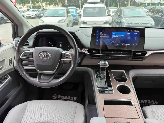 Toyota Granvia — Фото автомобиля 13