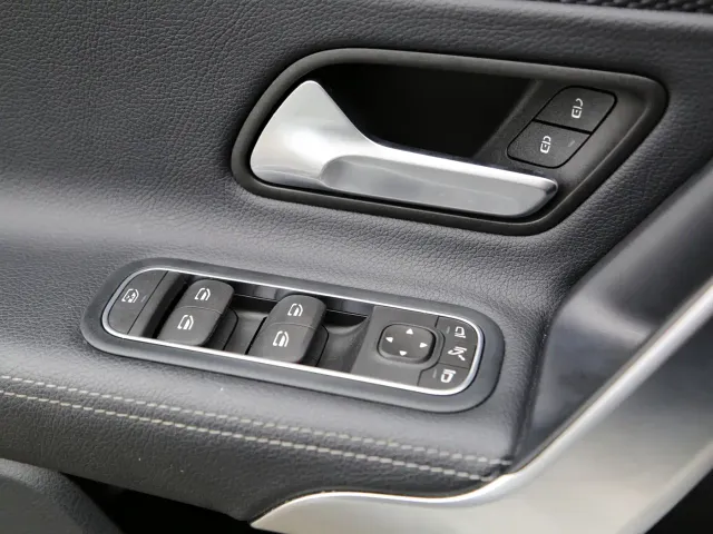Mercedes-Benz A-Class — Фото автомобиля 10