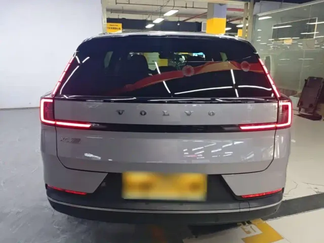 Volvo XC70 Plug-in Hybrid — Фото автомобиля 5