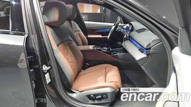 BMW 5-Series 5 серия (G60) 530i xDrive M Sport — Фото автомобиля 10