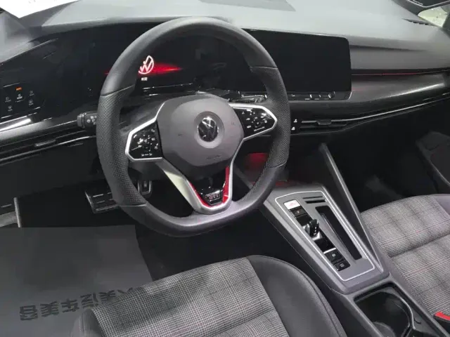 Volkswagen Golf GTI — Фото автомобиля 12
