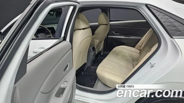 Hyundai Avante CN7 — Фото автомобиля 29