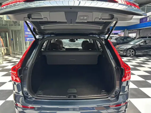 Volvo XC60 — Фото автомобиля 13