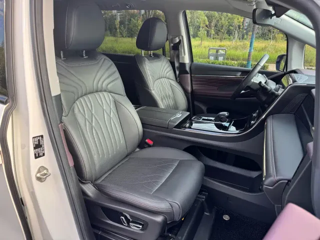 GAC Trumpchi M8 — Фото автомобиля 9