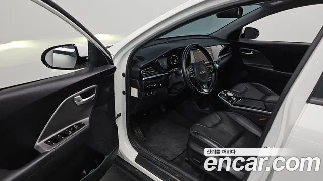 Kia Niro — Фото автомобиля 17